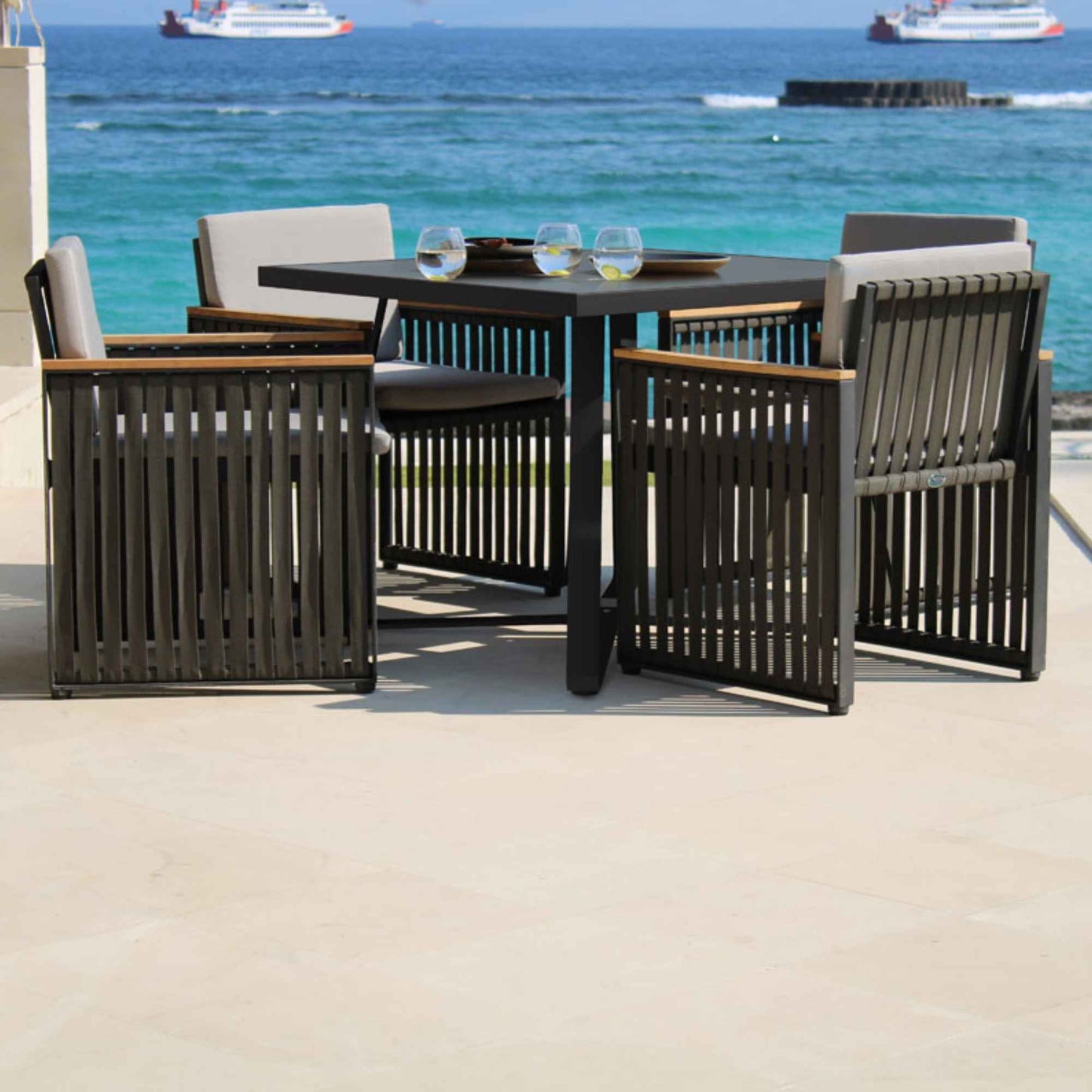 Horizon 5-Piece Dining Set with Sunbrella Cushions