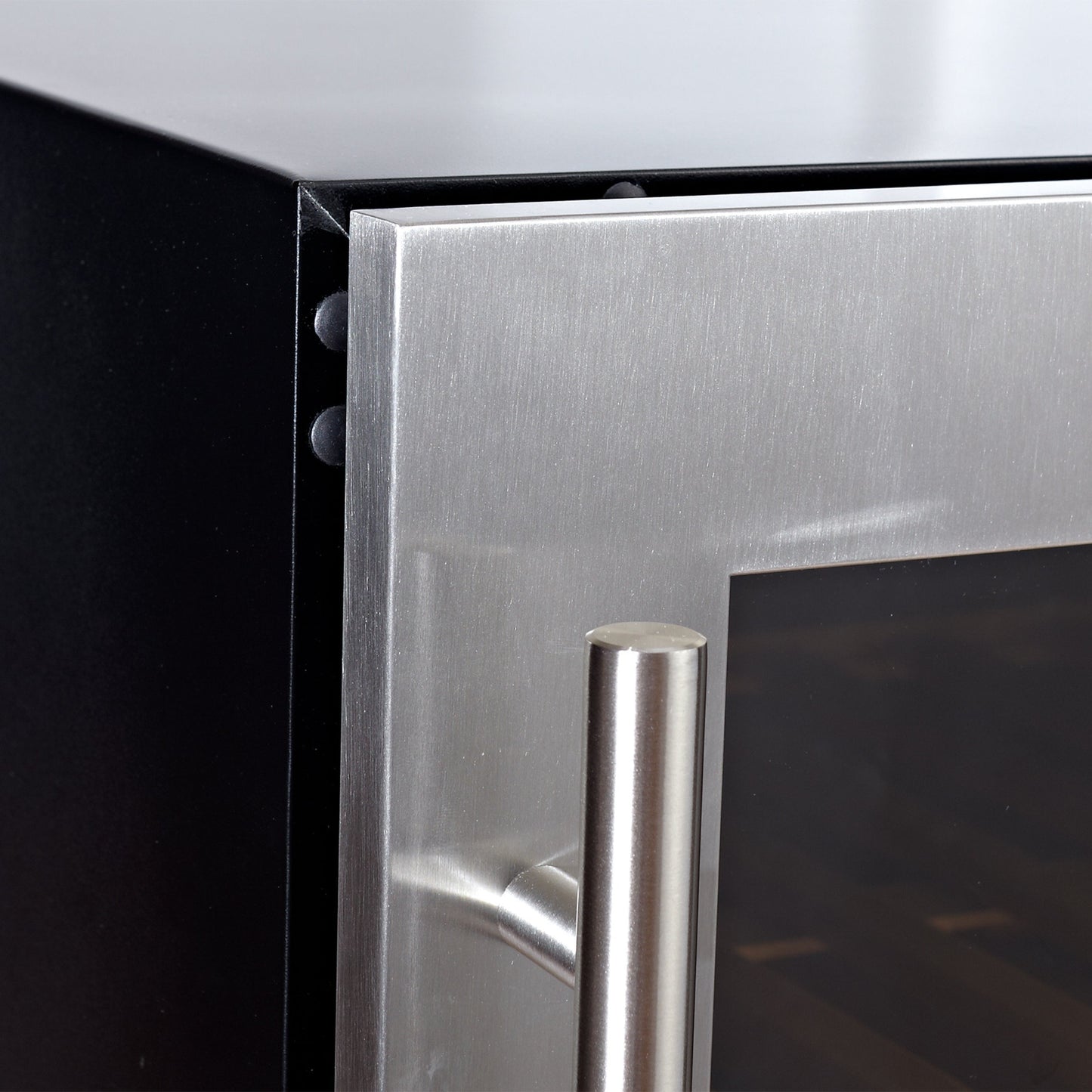 23.5-inch-wide Large Beverage Refrigerator with Low-E Glass Door